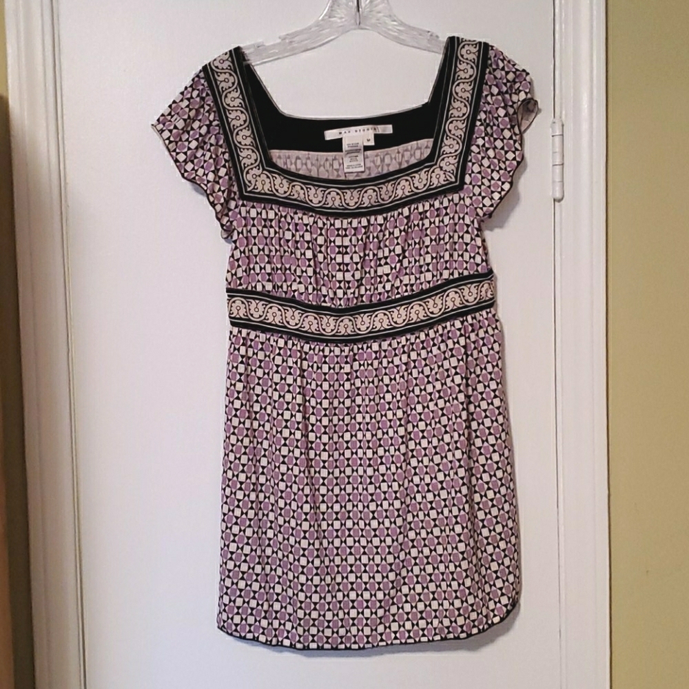 Lovely Max Studio Umpire Waist Tunic Top